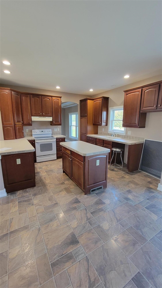 21238 Deans View Property Photo 6