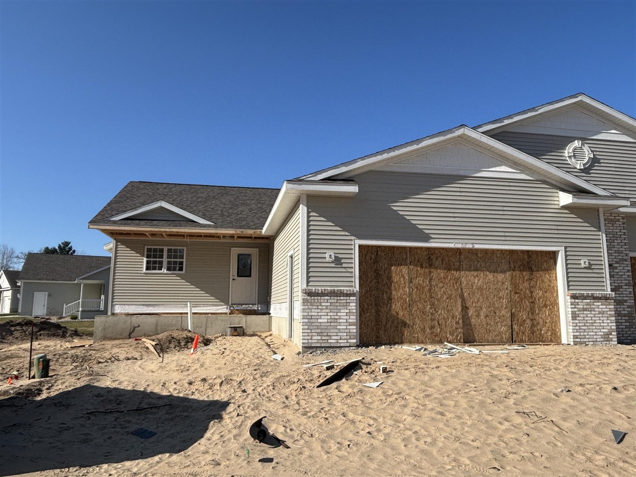 1517 E Addison Way Property Photo 1