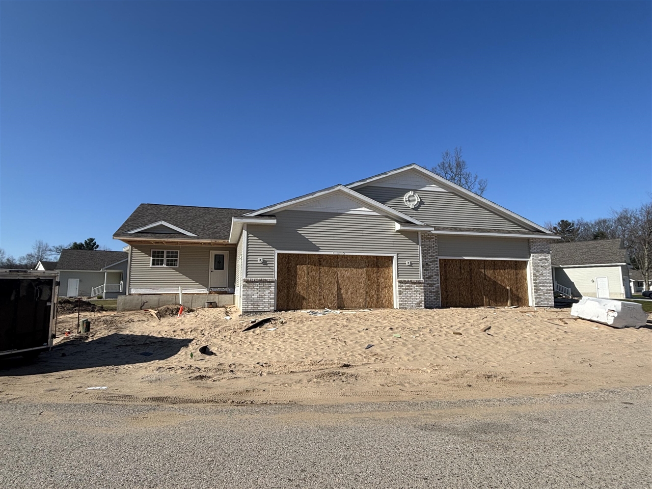 1517 E Addison Way Property Photo 4