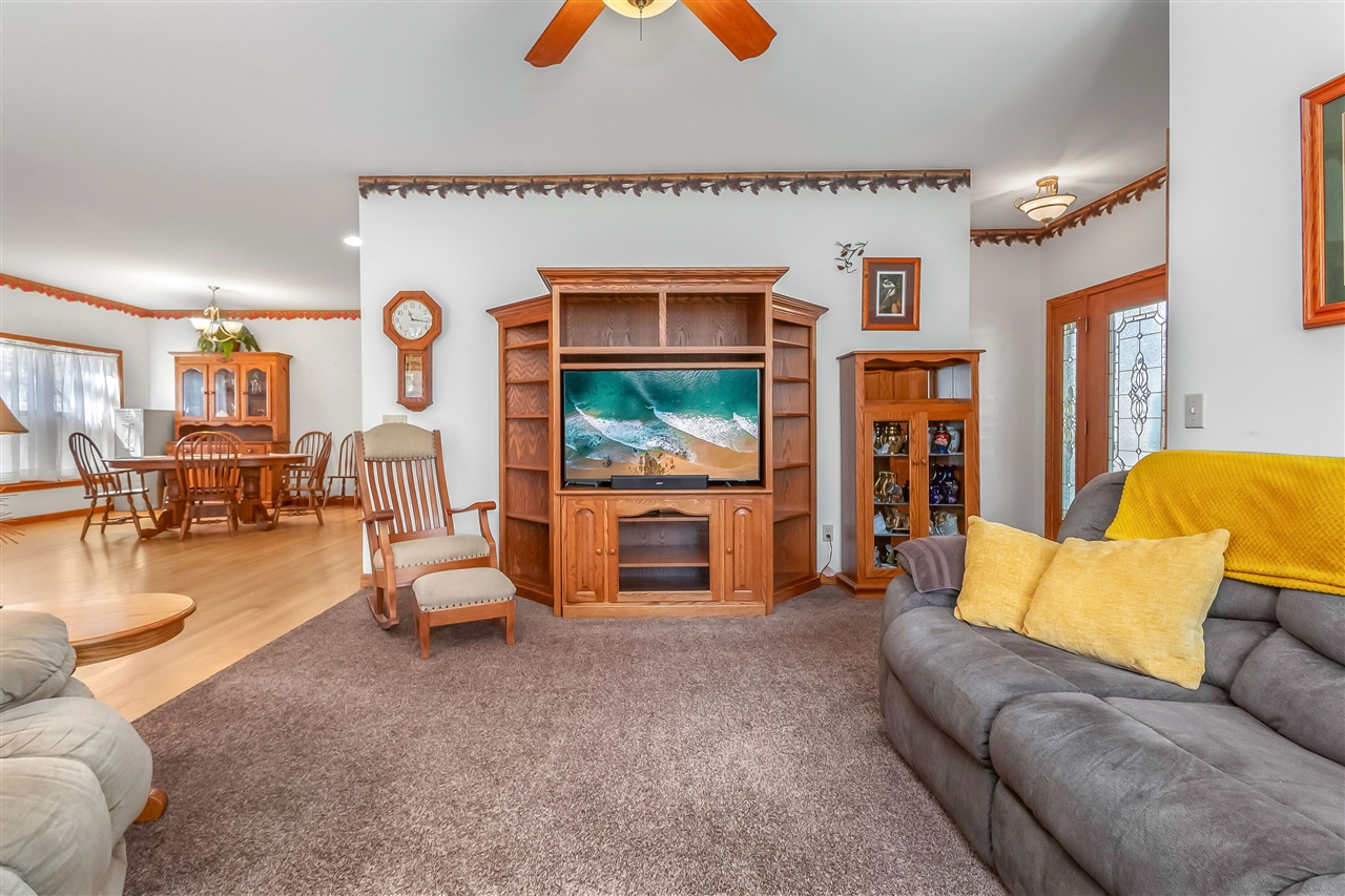 3553 Alpine Court Property Photo 6