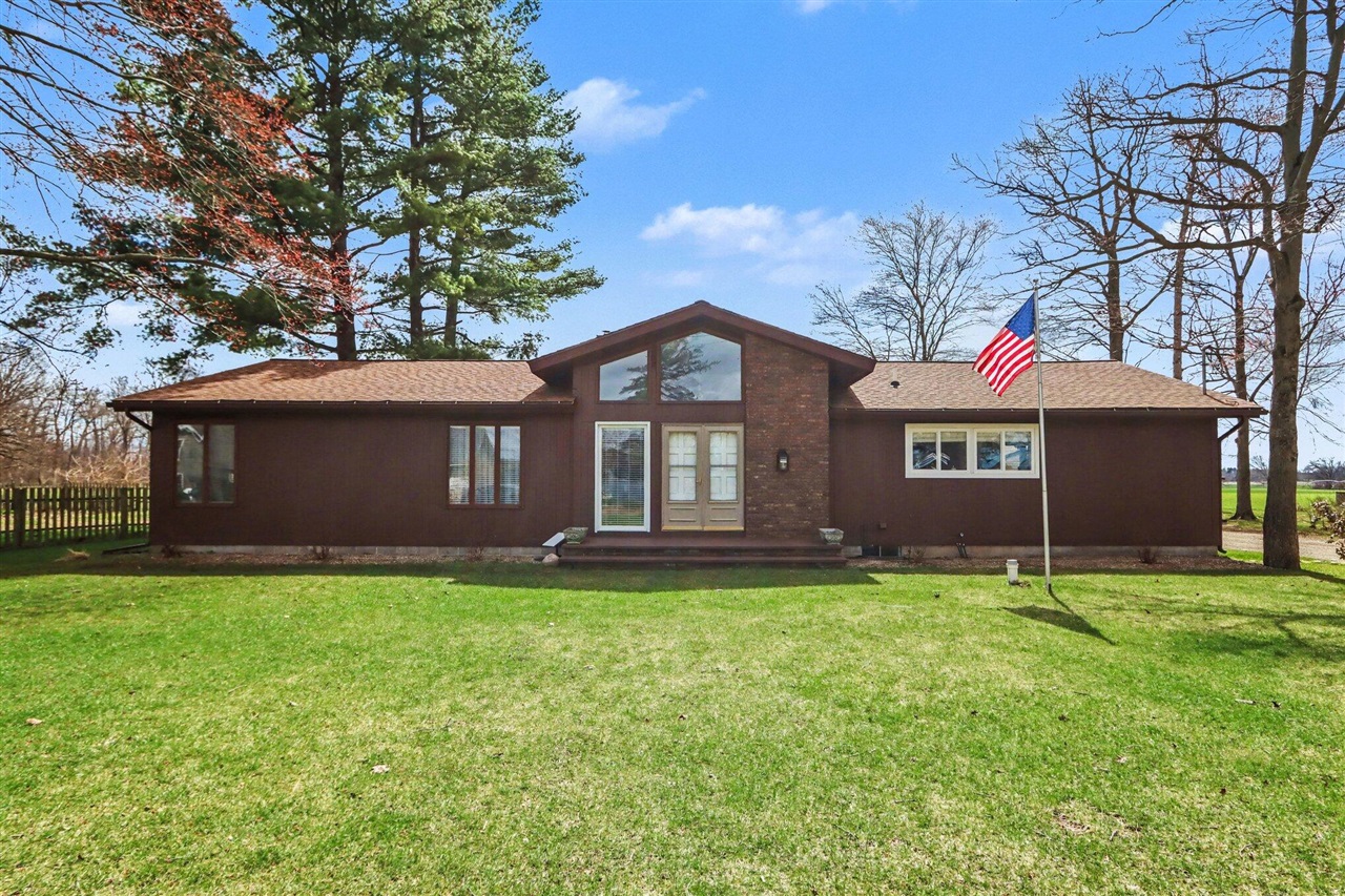 48379 Hill Drive Property Photo 2