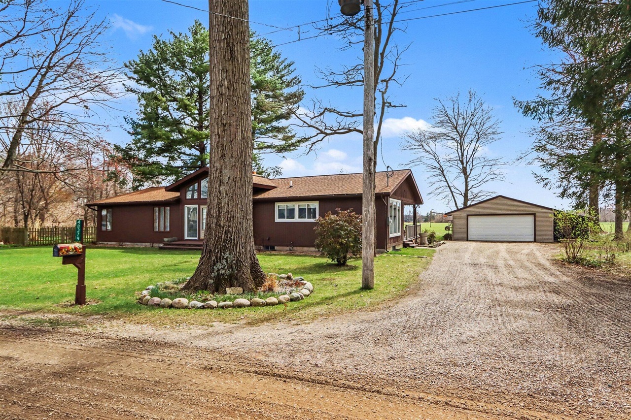 48379 Hill Drive Property Photo 3