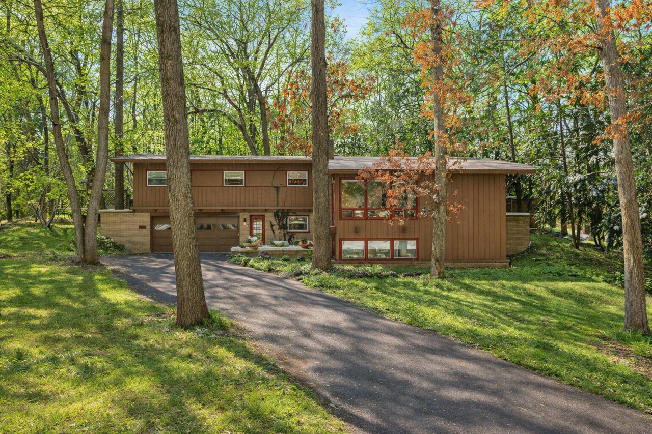 2146 Treehaven Drive Property Photo 1