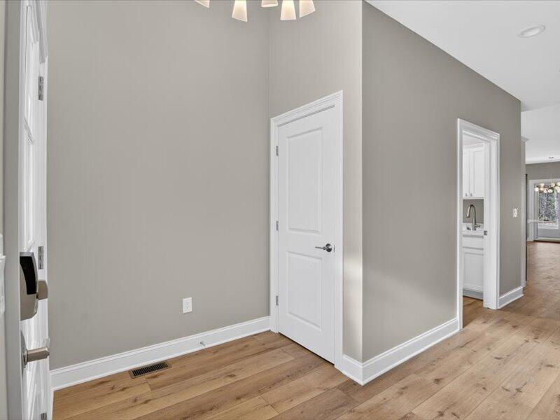 1132 Lochaven Circle Property Photo 4