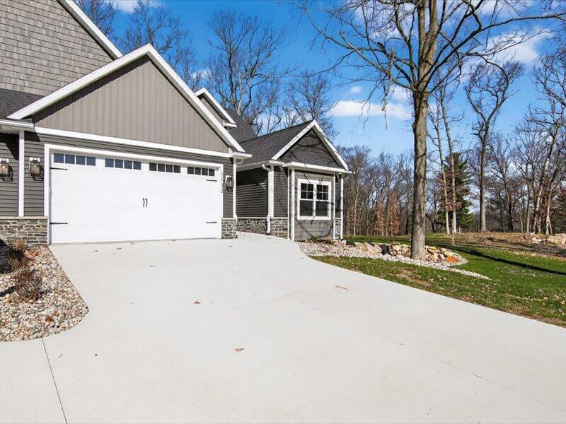 1132 Lochaven Circle Property Photo 6