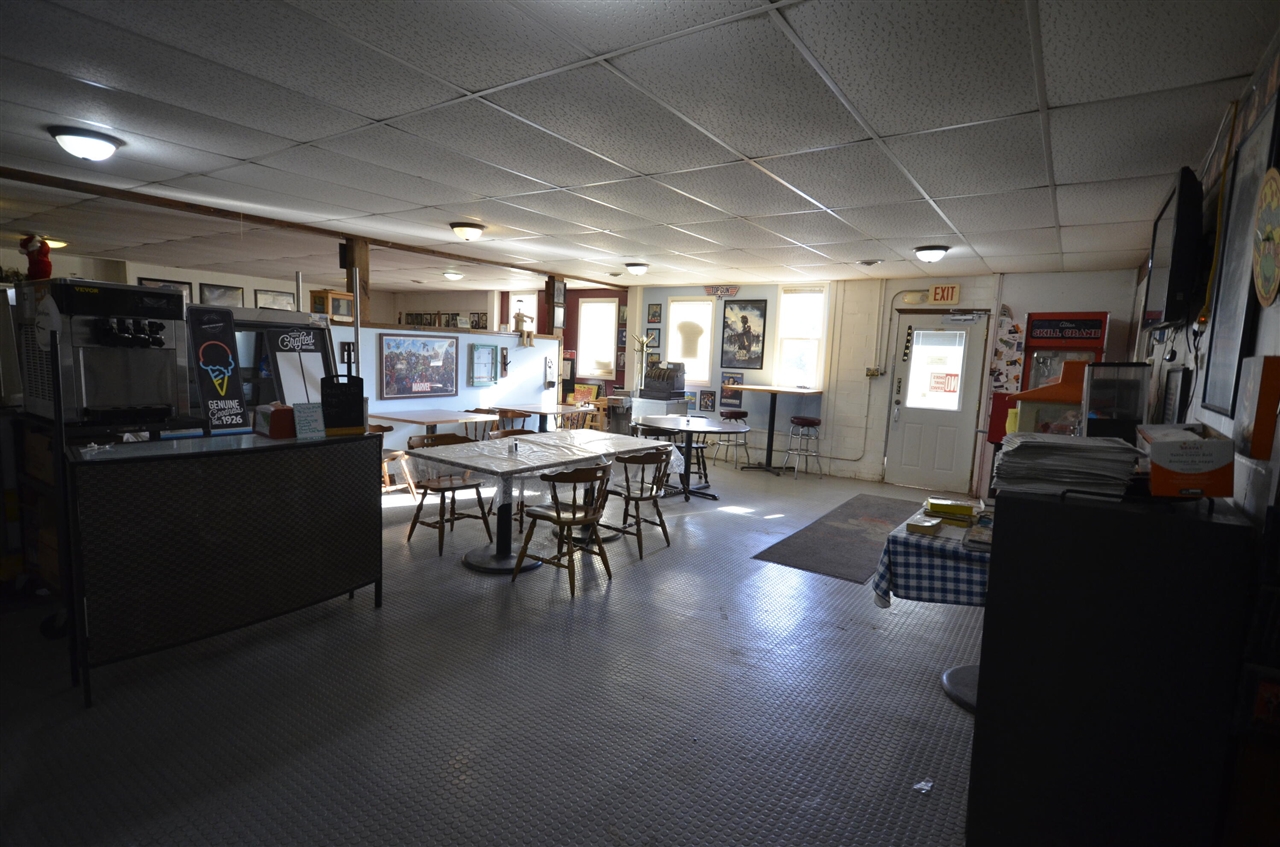 290 Centre Street Property Photo 6