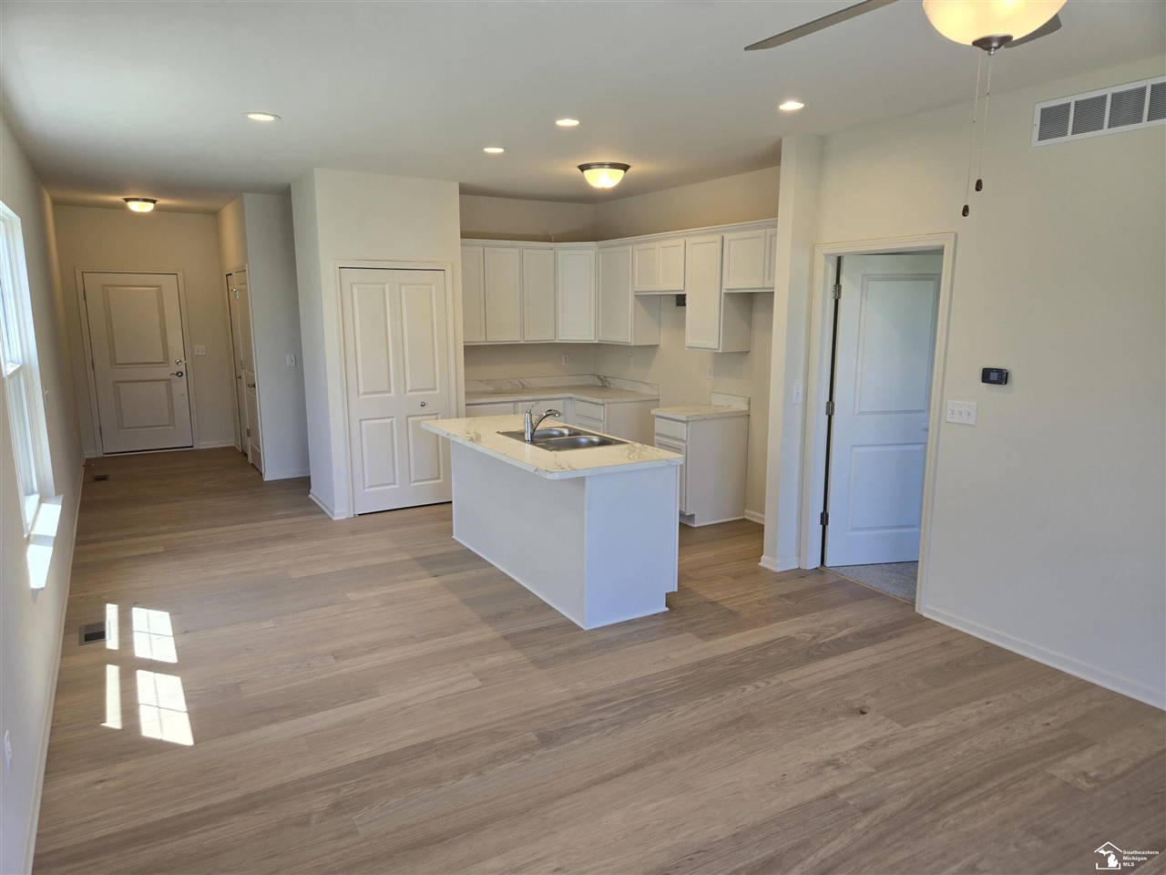 807 Plum Vlg Drive Property Photo 3