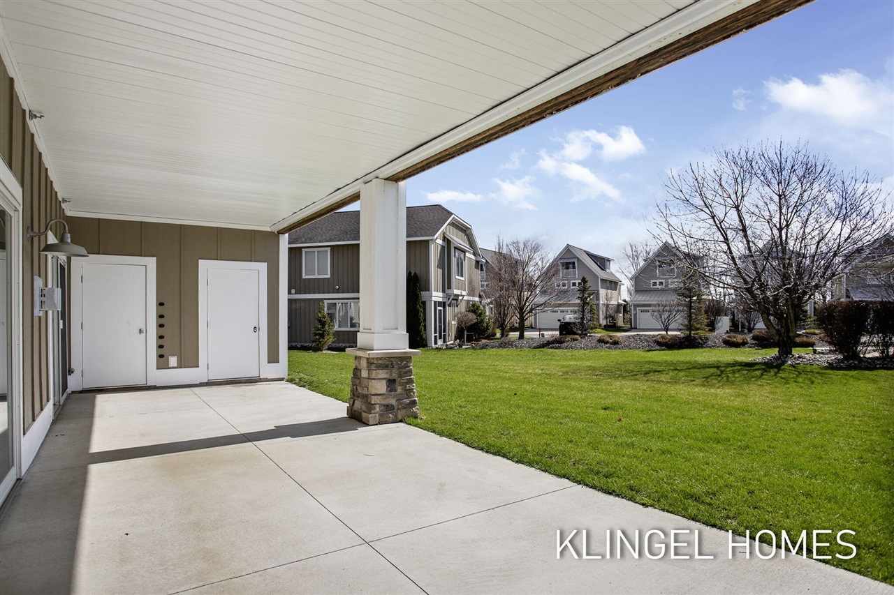 930 W Savidge Street Property Photo 22