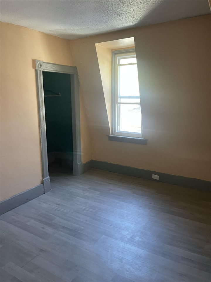 1034 Williams Street Property Photo 12