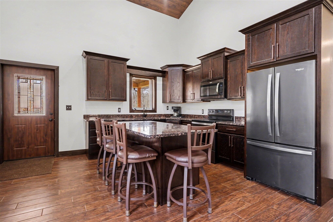 52755 M 43 Property Photo 5