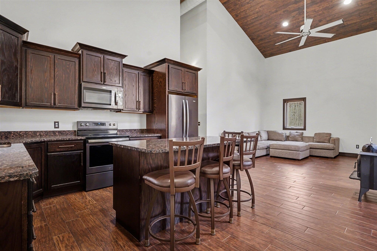 52755 M 43 Property Photo 6