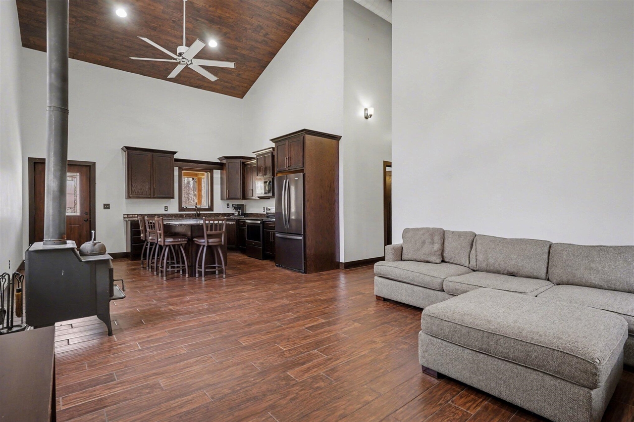 52755 M 43 Property Photo 12