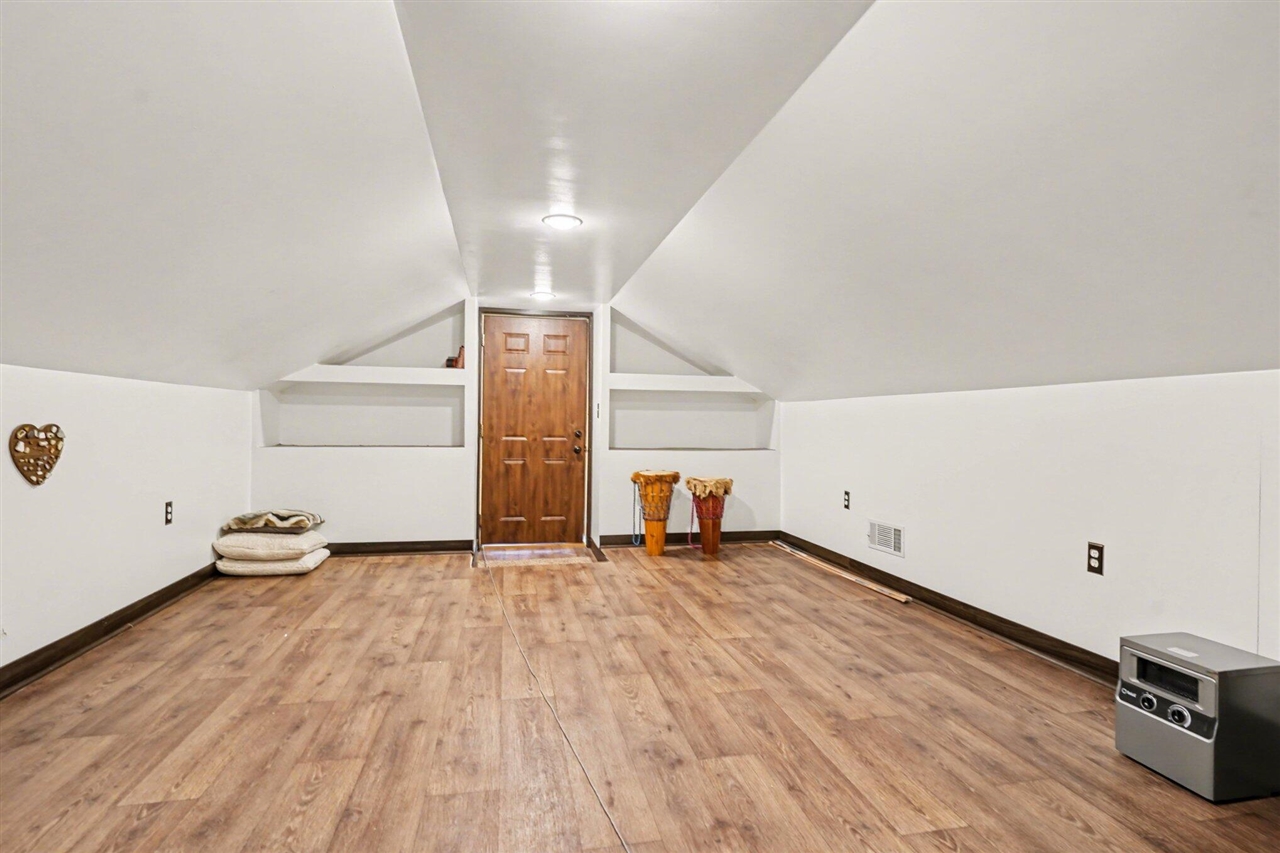 52755 M 43 Property Photo 14