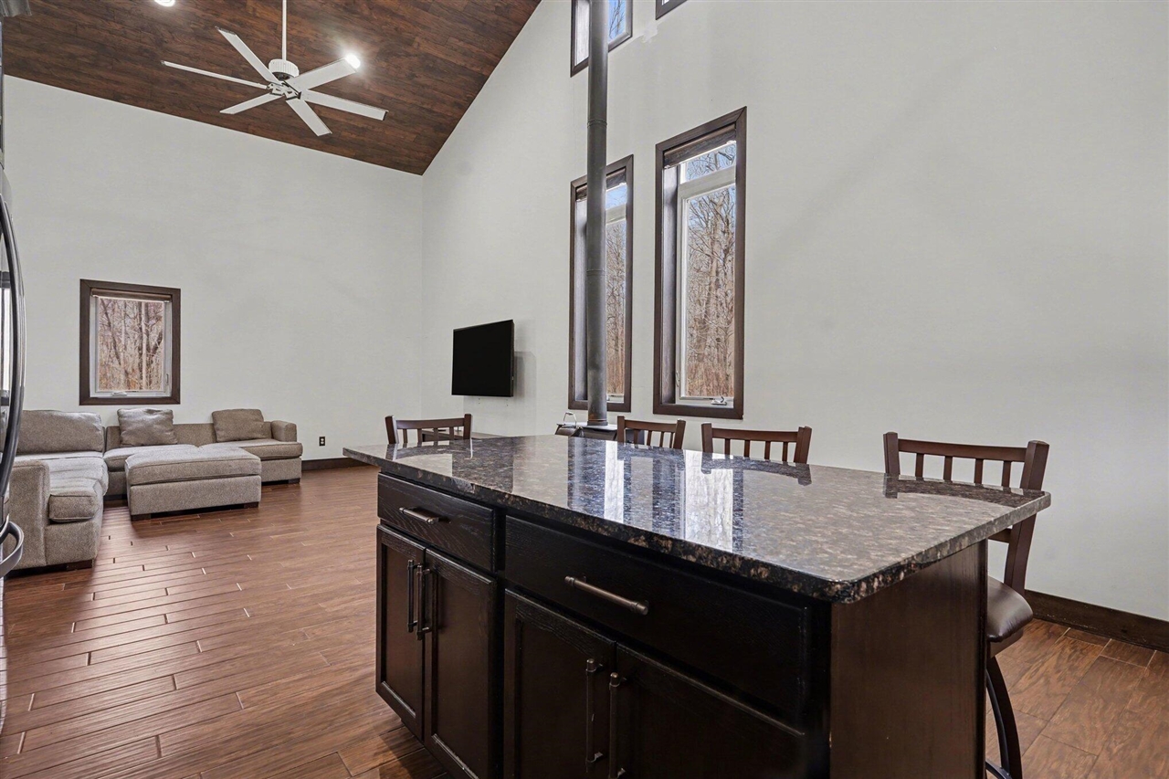 52755 M 43 Property Photo 15