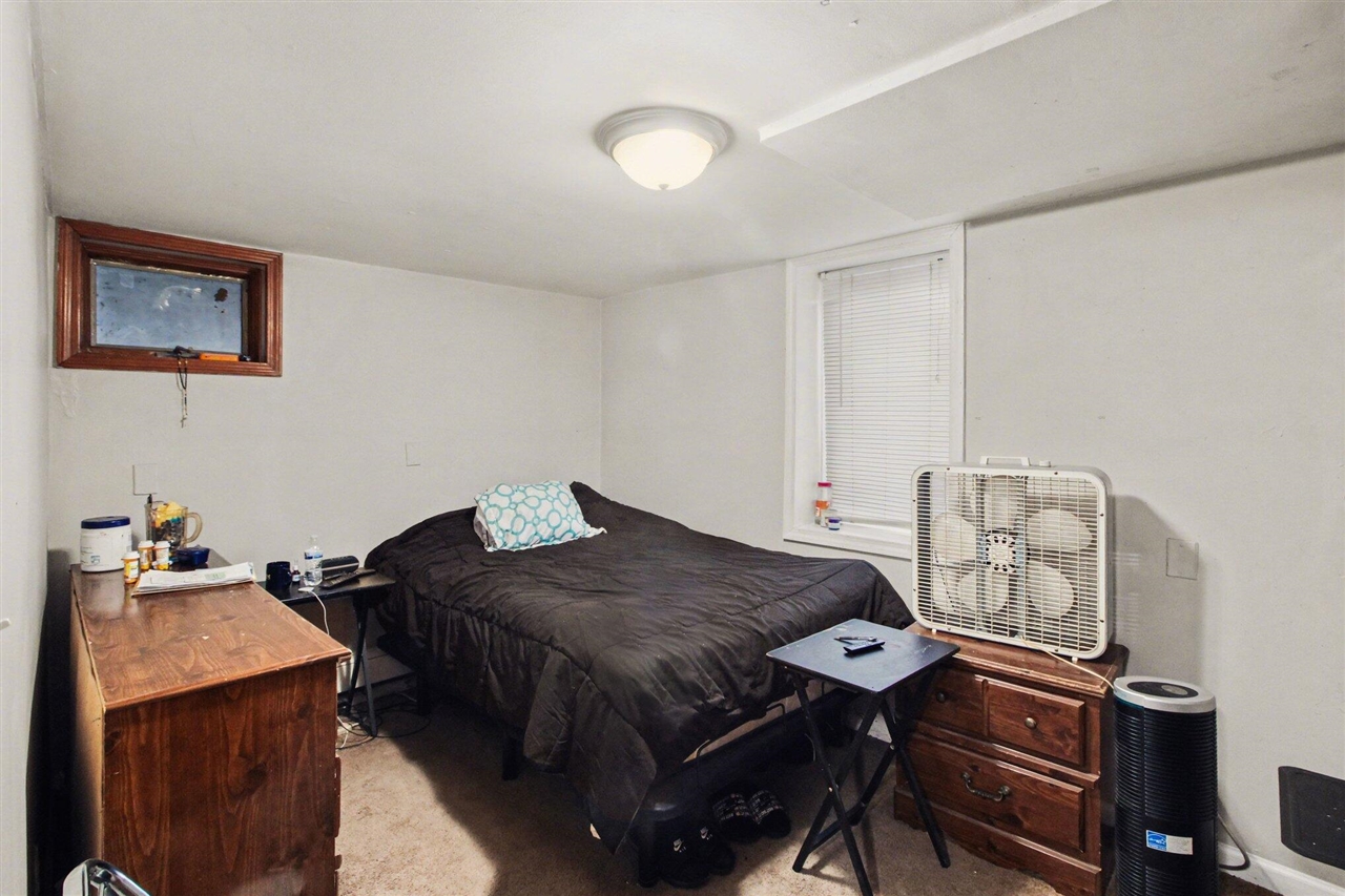 212 N Summit Street Property Photo 7
