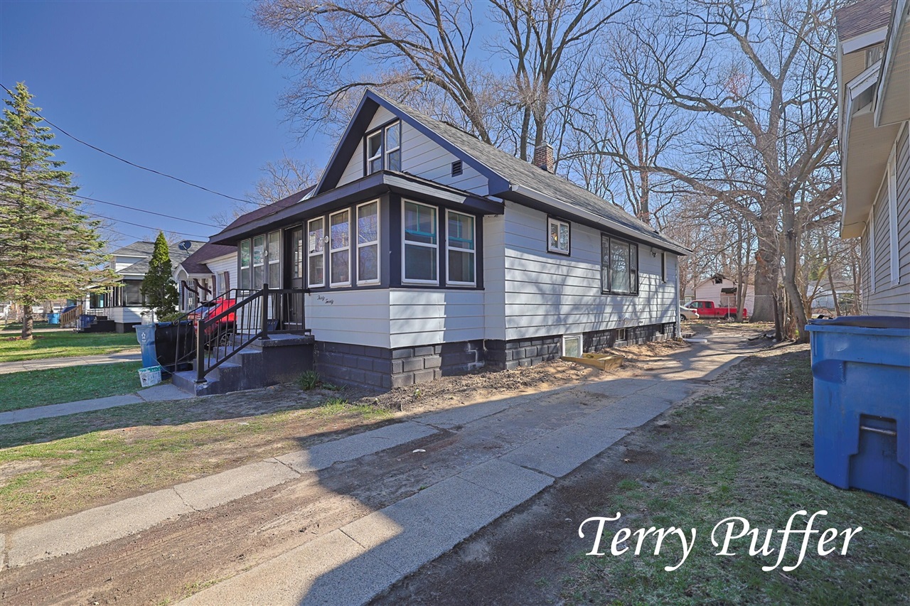3020 Highland Street Property Photo 1