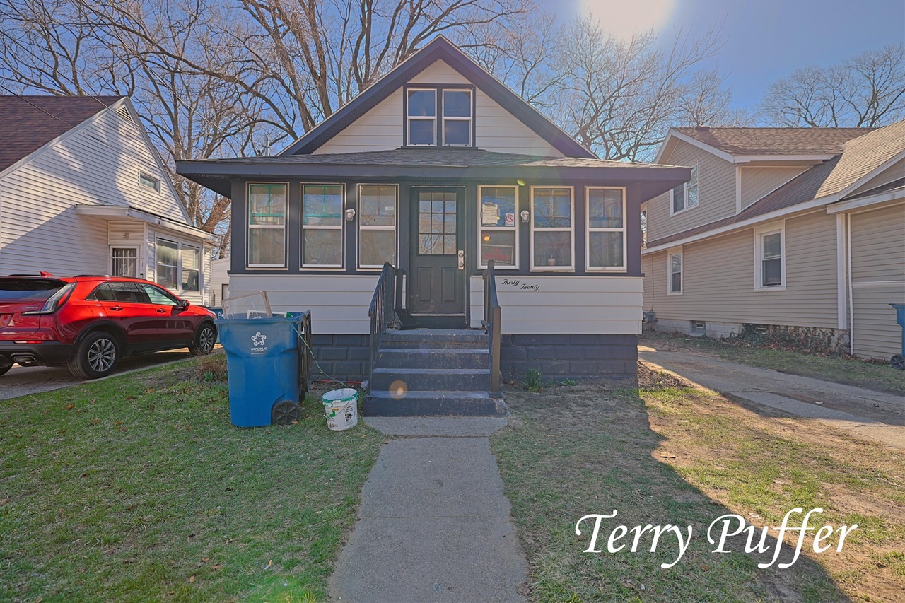 3020 Highland Street Property Photo 2