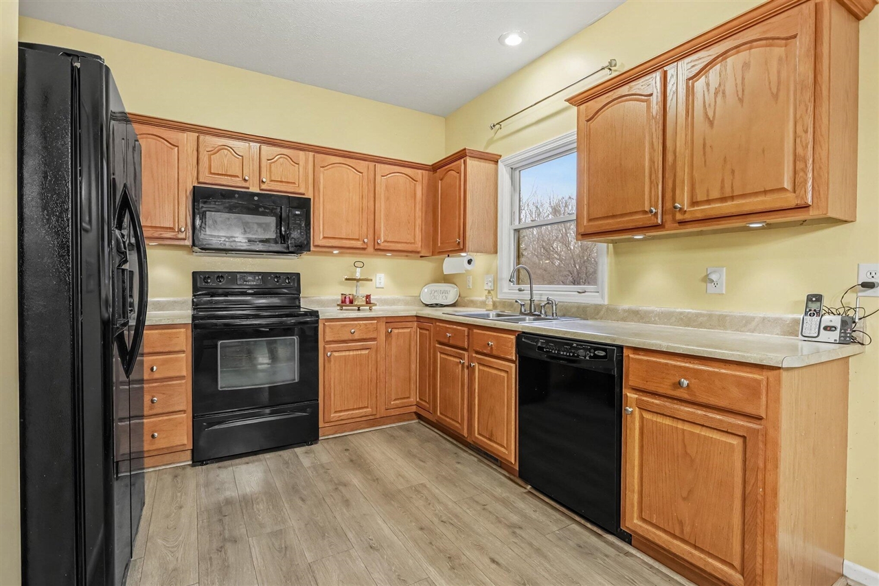 2233 Suncrest Breeze Property Photo 7