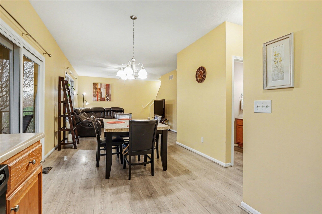 2233 Suncrest Breeze Property Photo 8