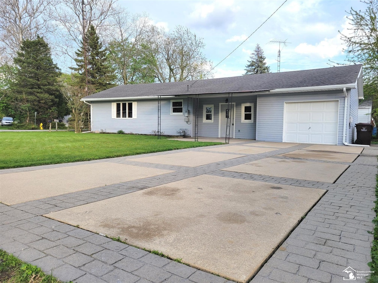 4153 4th Street Property Photo 1