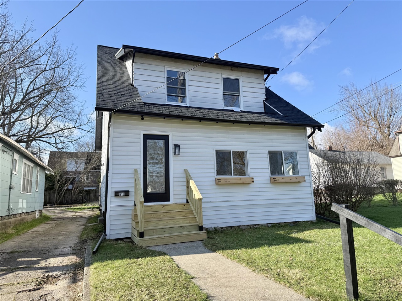 71 W Burnham Street Property Photo 1