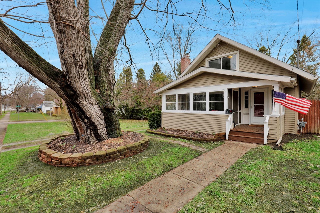 609 S Park Boulevard Property Photo 1