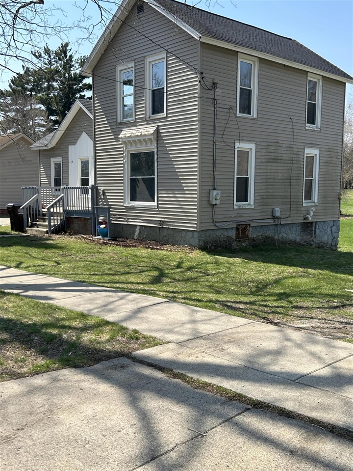 714 N Maple Grove Avenue Property Photo 1