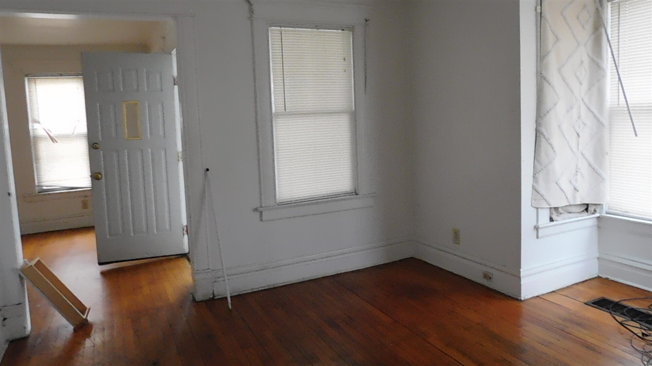 926 Cottage Avenue Property Photo 5