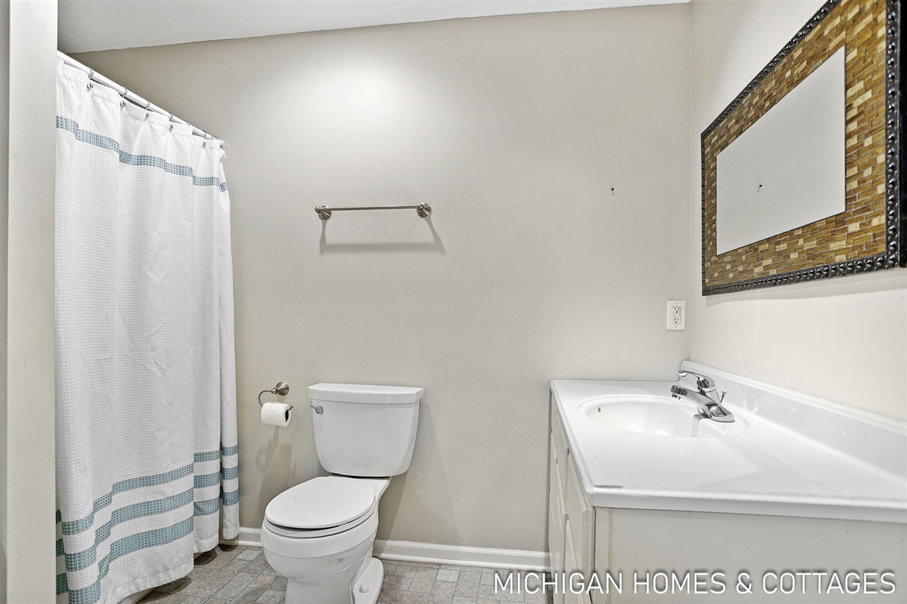 1661 68th Street Property Photo 18