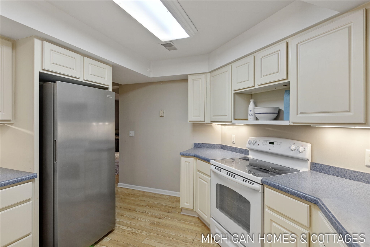 1661 68th Street Property Photo 19
