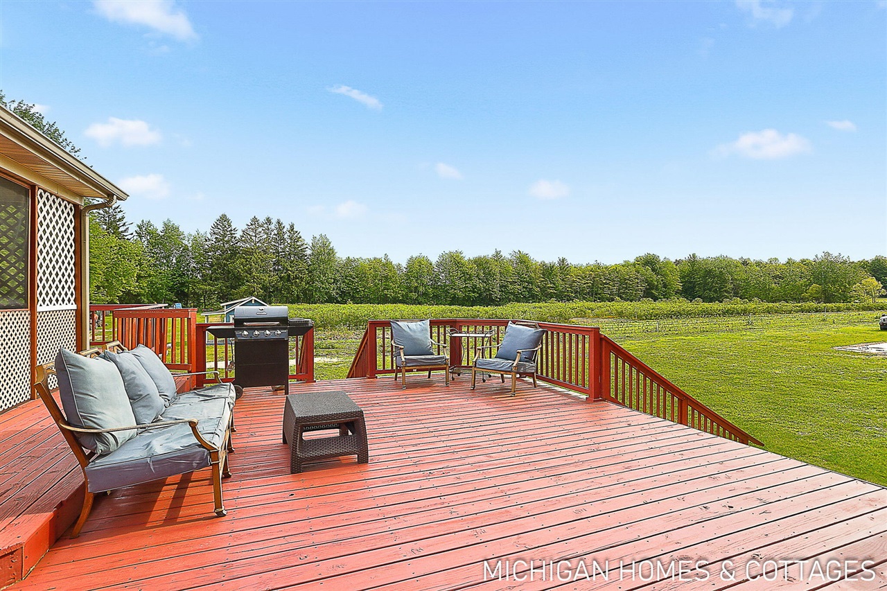 1661 68th Street Property Photo 21