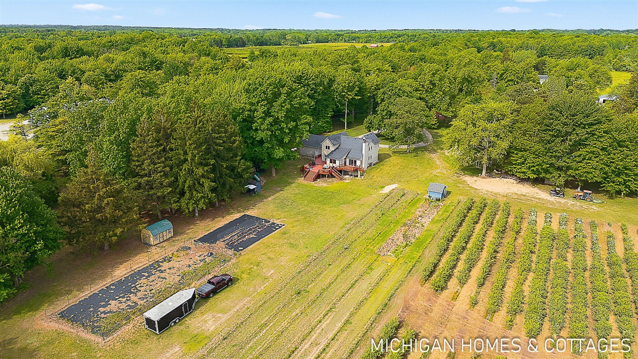 1661 68th Street Property Photo 27