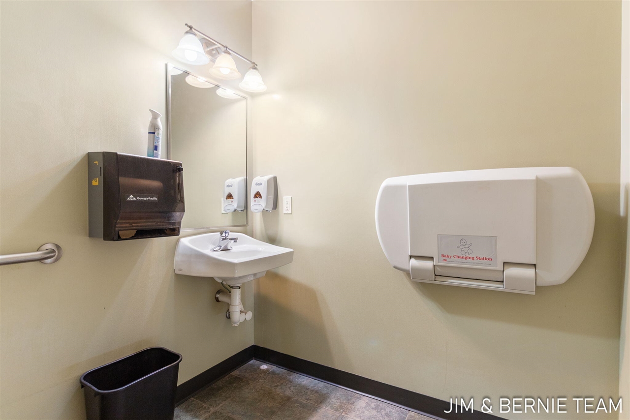 343 E 8th Street Property Photo 29