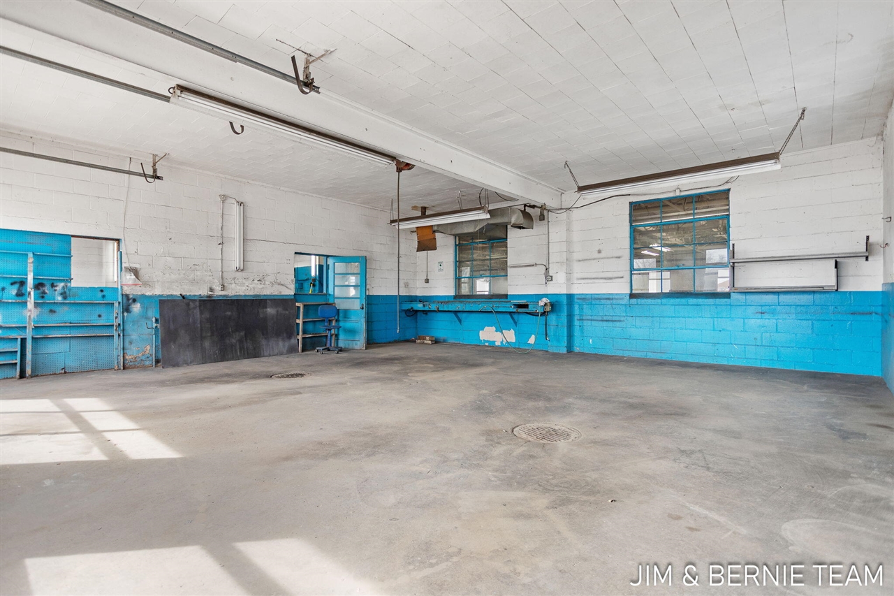 343 E 8th Street Property Photo 53