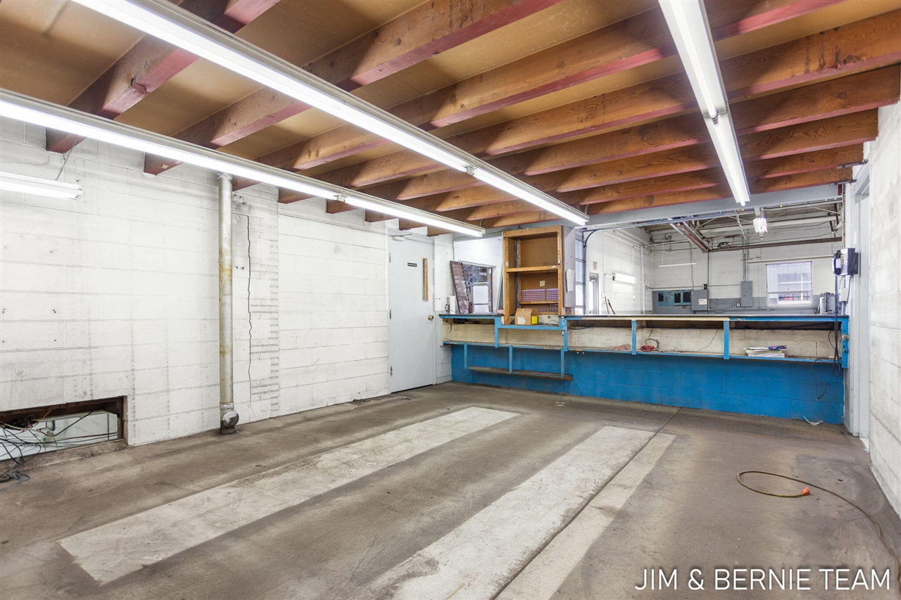 343 E 8th Street Property Photo 60