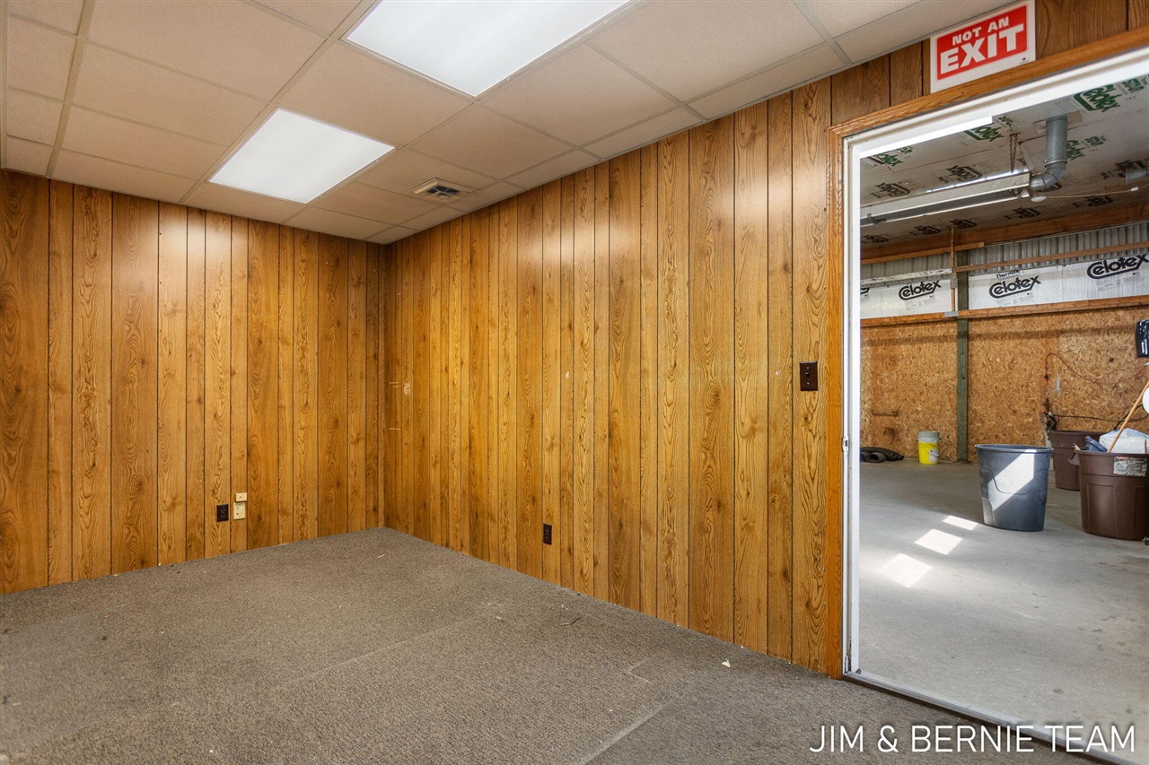343 E 8th Street Property Photo 78