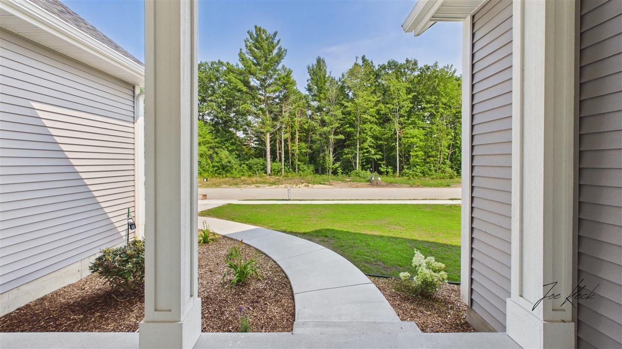 7393 Atwater Drive Property Photo 6
