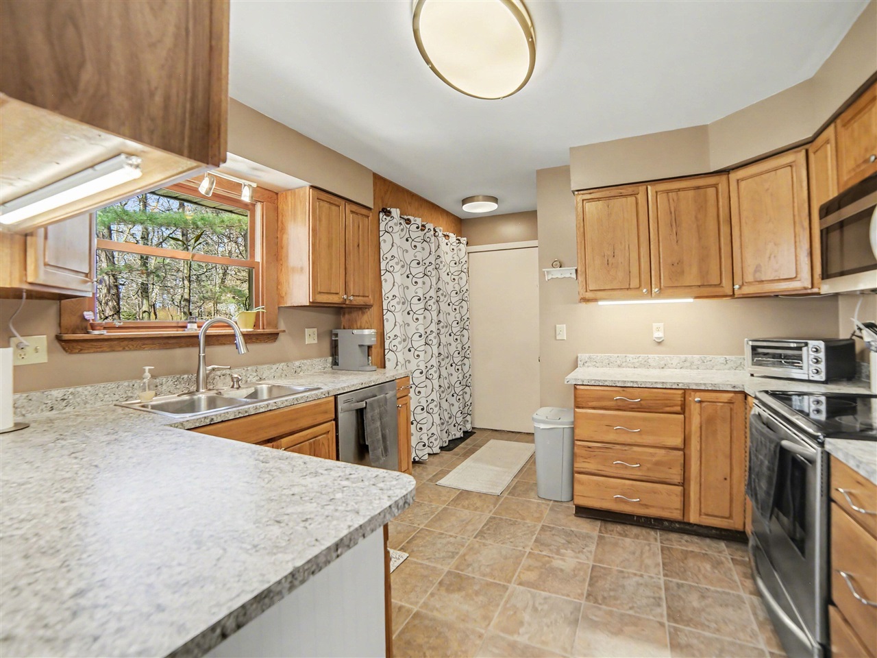 5771 Wintergreen Road Property Photo 6