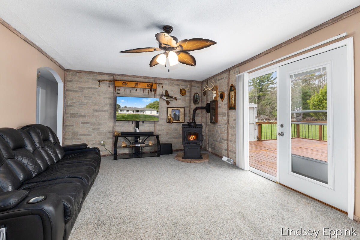 4597 E 128th Street Property Photo 5
