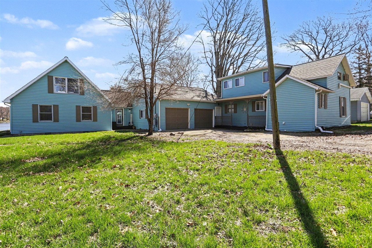 2743 Hemlock Road Property Photo 3