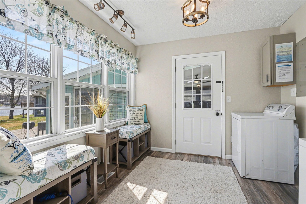 2743 Hemlock Road Property Photo 4