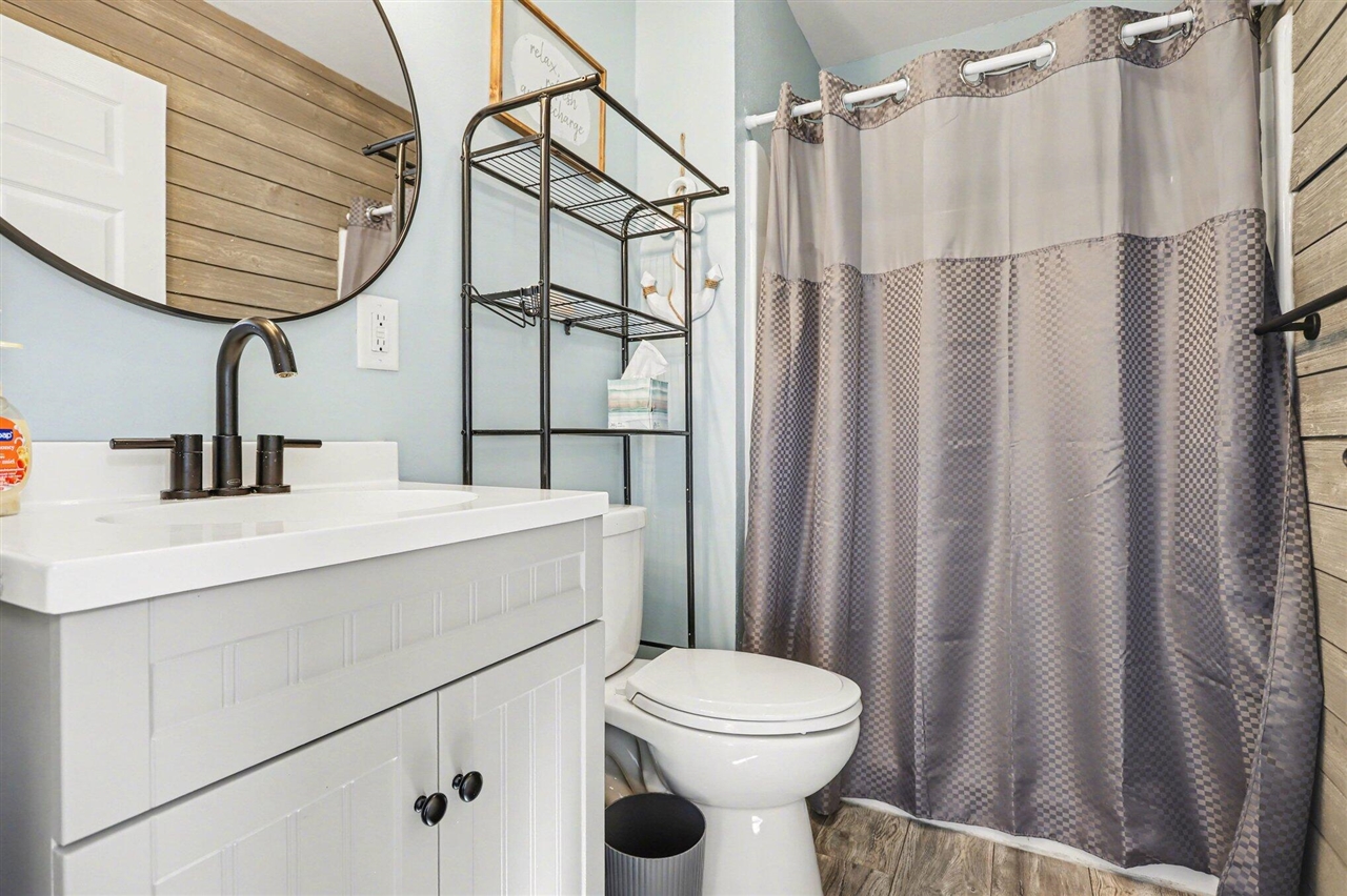 2743 Hemlock Road Property Photo 11
