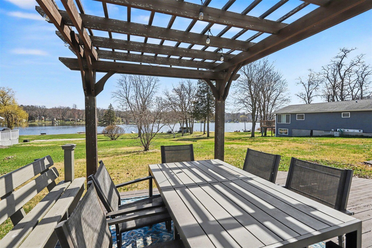 2743 Hemlock Road Property Photo 12