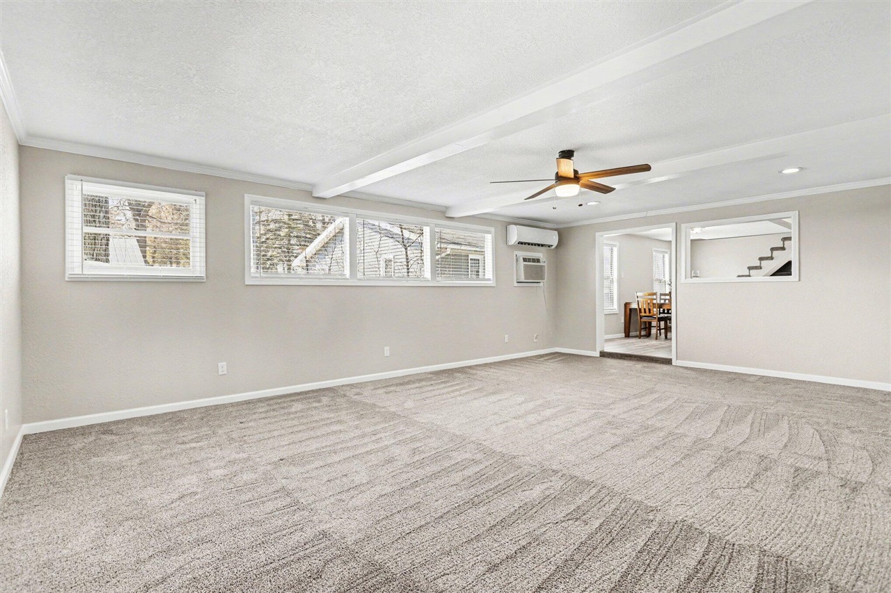 2743 Hemlock Road Property Photo 15