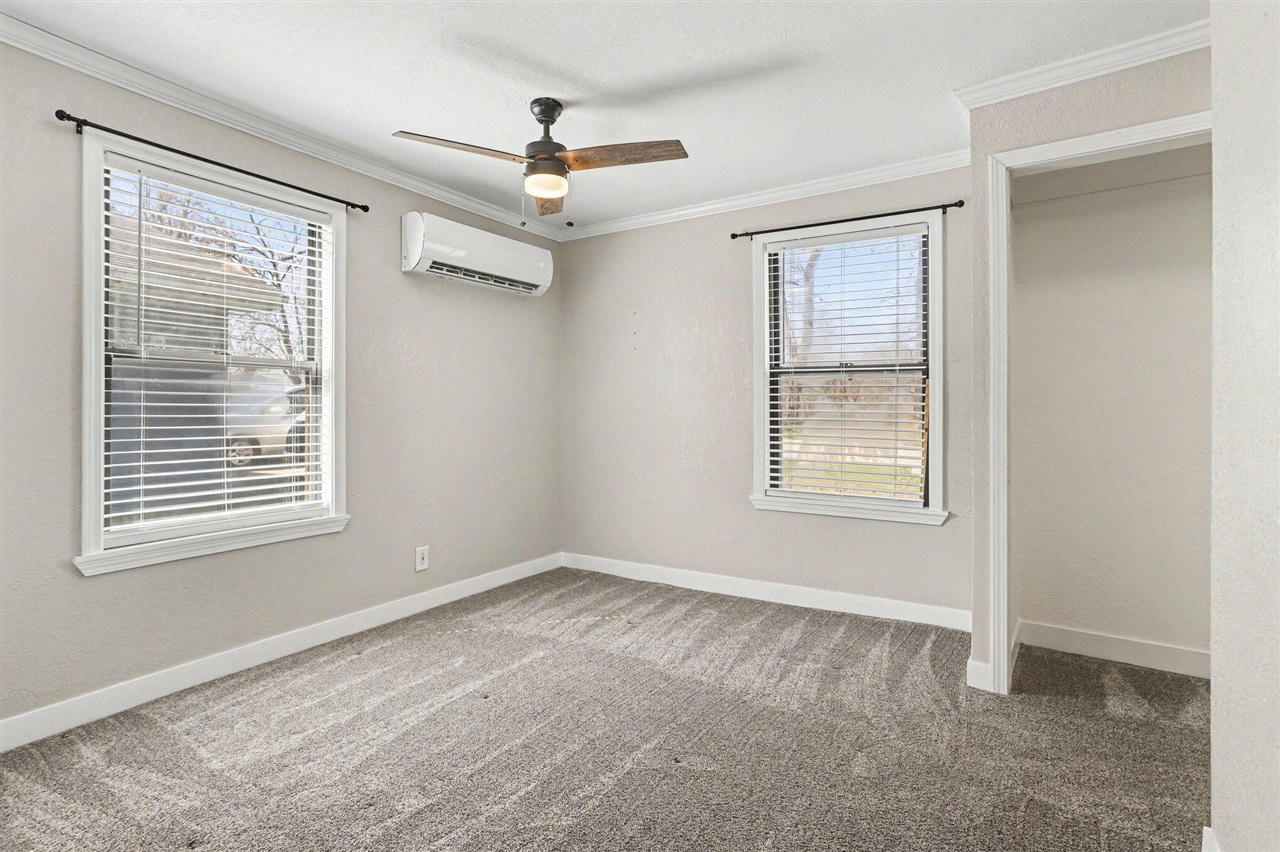 2743 Hemlock Road Property Photo 17