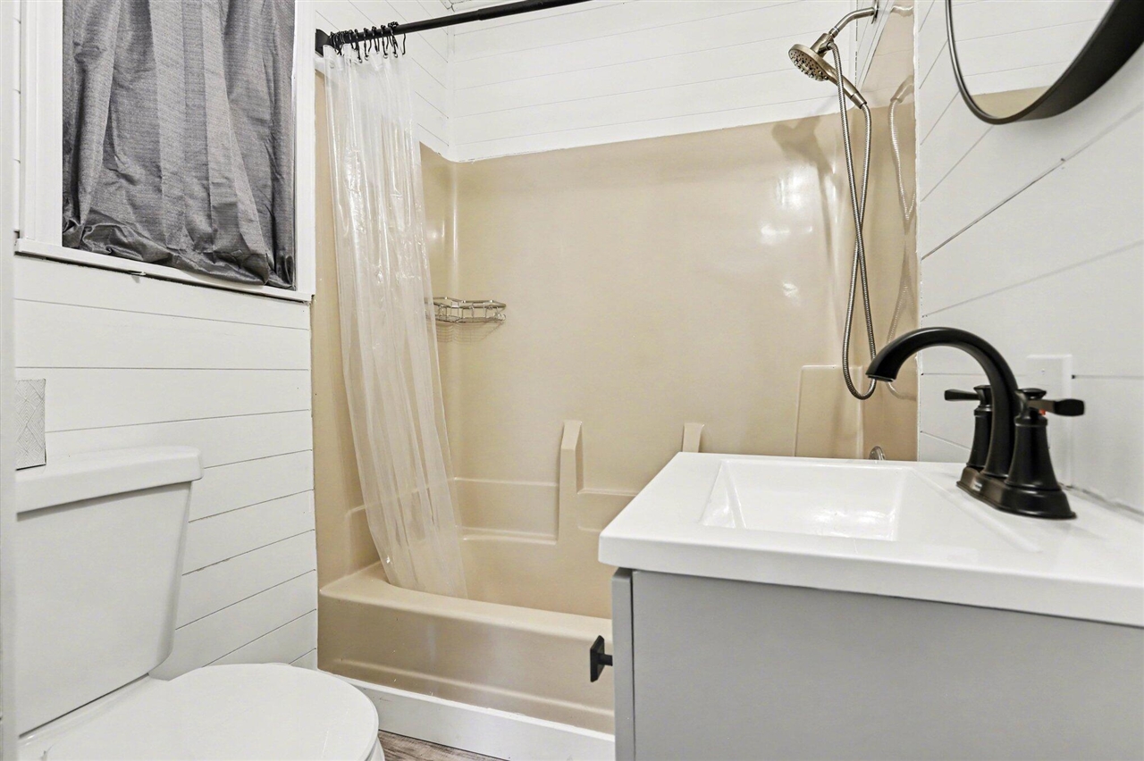 2743 Hemlock Road Property Photo 18