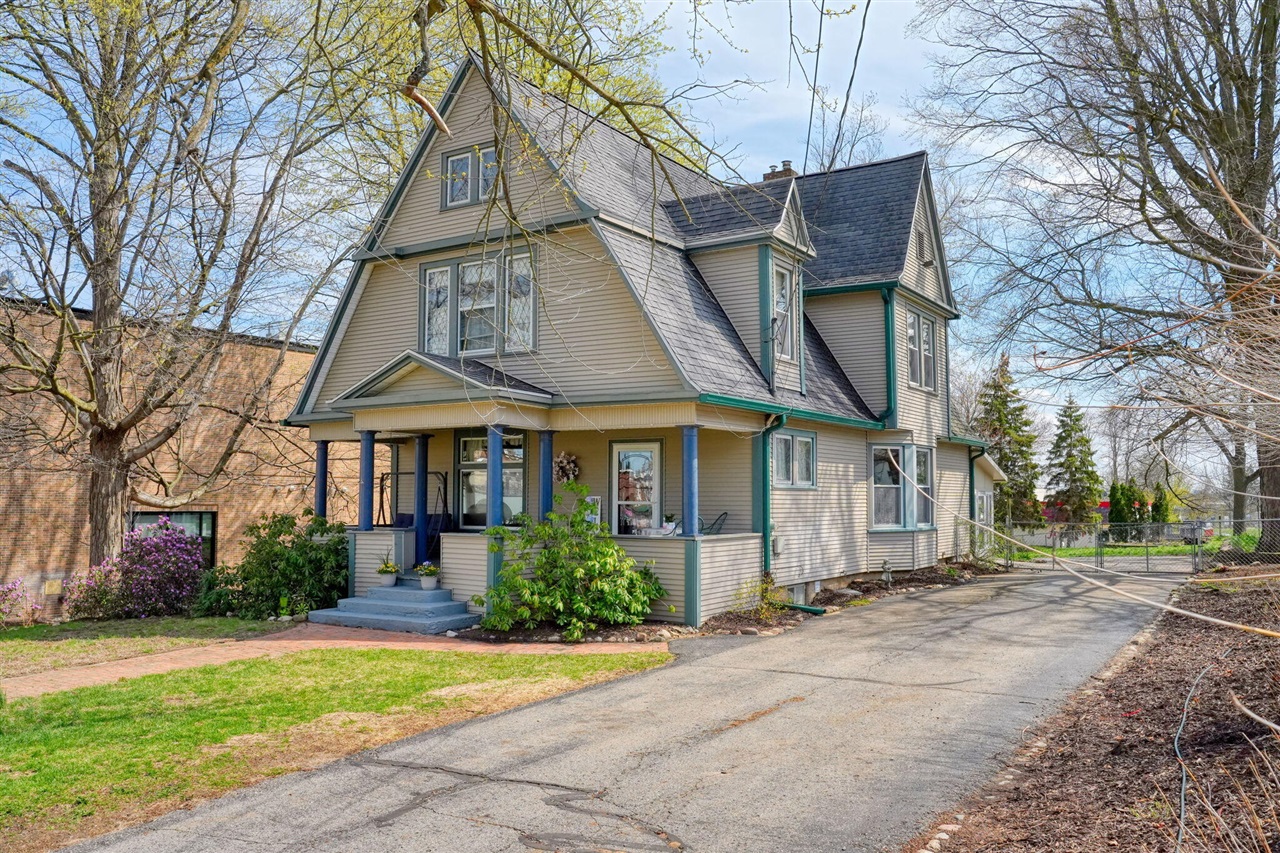 113 Chicago Street Property Photo 3