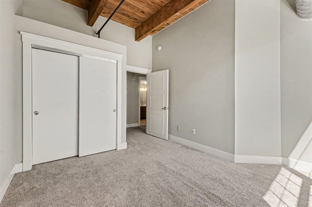 940 Monroe Avenue Property Photo 10