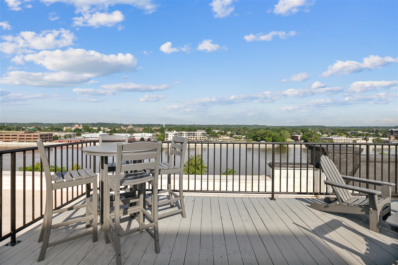 940 Monroe Avenue Property Photo 34