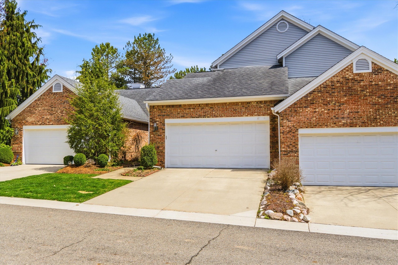 4344 Hillside Drive Property Photo 4